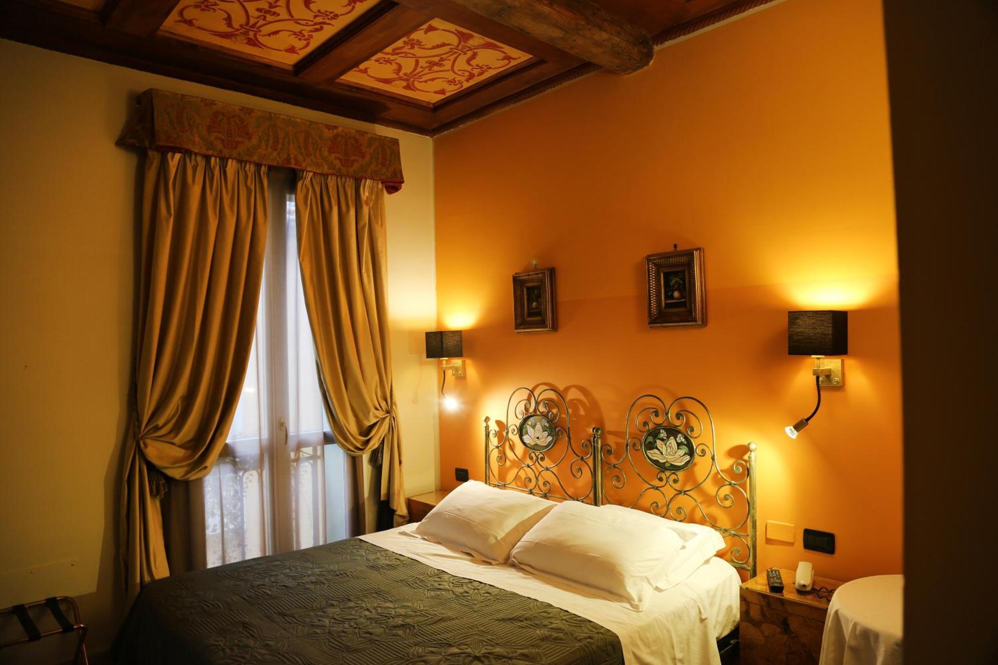Albergo Delle Drapperie 볼로냐 외부 사진